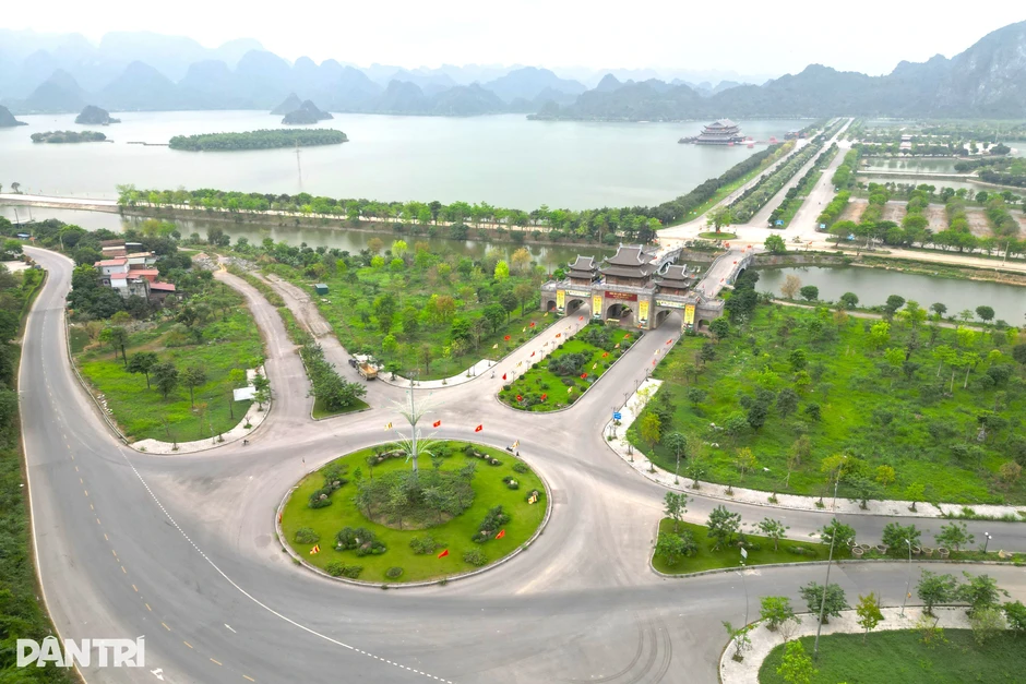 Dang dở các dự án trong Khu du lịch Tam Chúc Dang dở các dự án trong Khu du lịch Tam Chúc