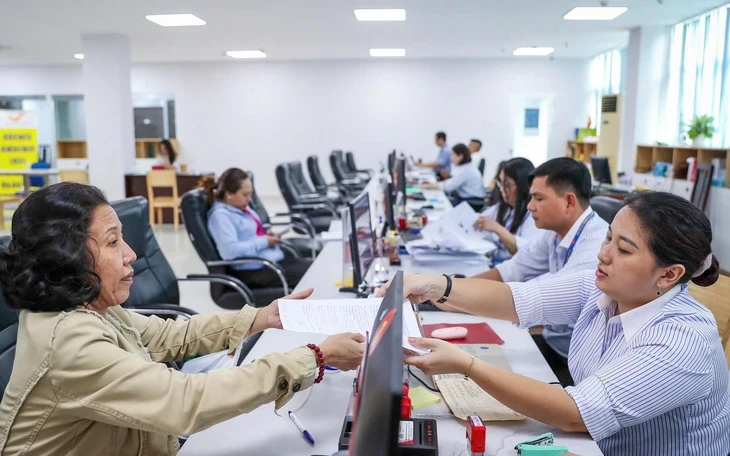 Đảng ủy xã Bà Điểm thông báo tiếp nhận 3 công chức từ người hoạt động không chuyên trách Đảng ủy xã Bà Điểm thông báo tiếp nhận 3 công chức từ người hoạt động không chuyên trách