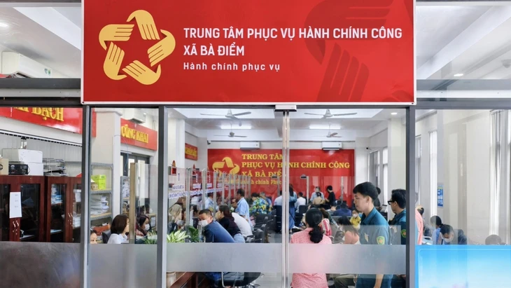 Đảng ủy xã Bà Điểm thông báo tiếp nhận 3 công chức từ người hoạt động không chuyên trách Đảng ủy xã Bà Điểm thông báo tiếp nhận 3 công chức từ người hoạt động không chuyên trách