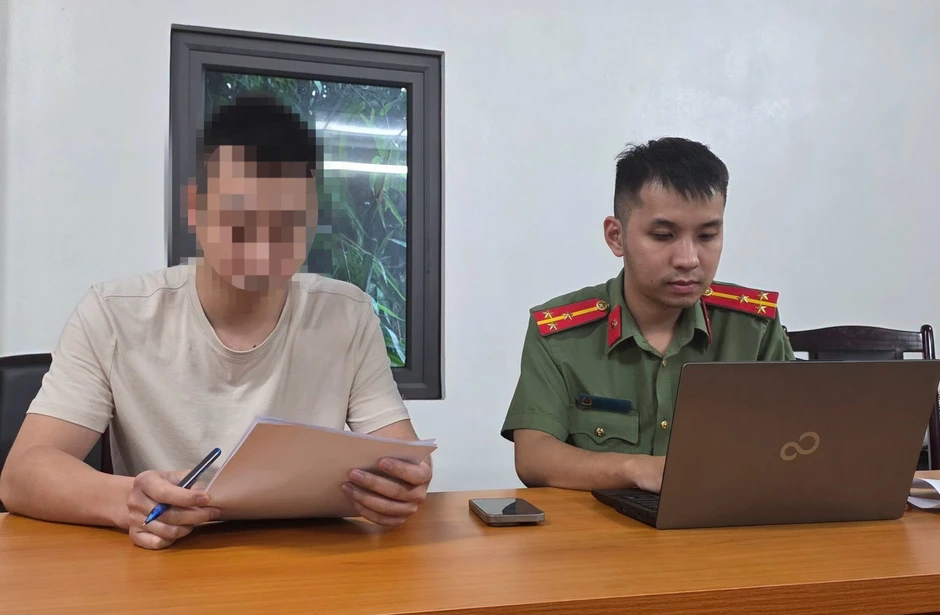 Đăng video điểm thi cao bất thường 'nhầm' địa chỉ, TikToker bị công an mời làm việc Đăng video điểm thi cao bất thường 'nhầm' địa chỉ, TikToker bị công an mời làm việc
