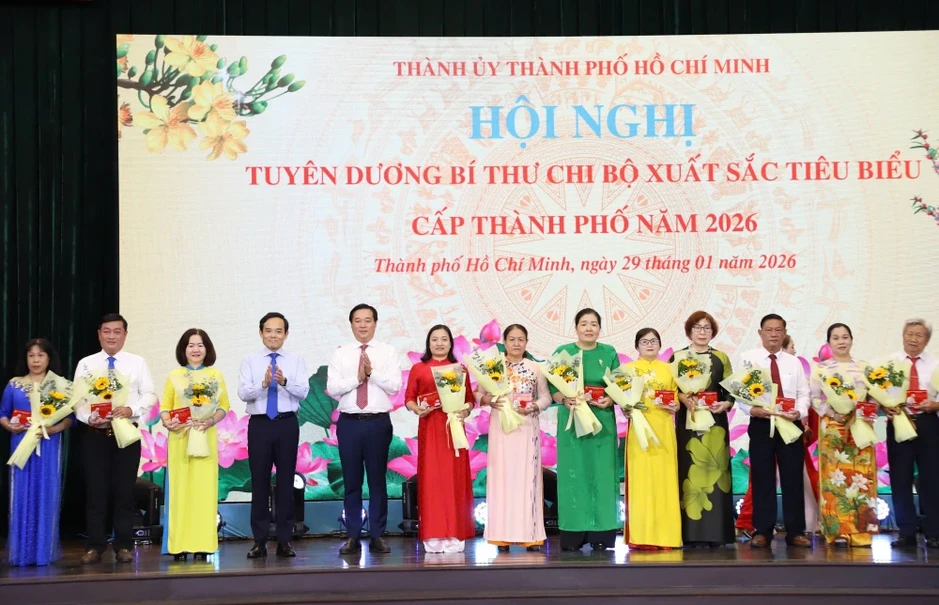 Đảng vững mạnh từ cơ sở - nền tảng để bứt phá trong kỷ nguyên mới Đảng vững mạnh từ cơ sở - nền tảng để bứt phá trong kỷ nguyên mới