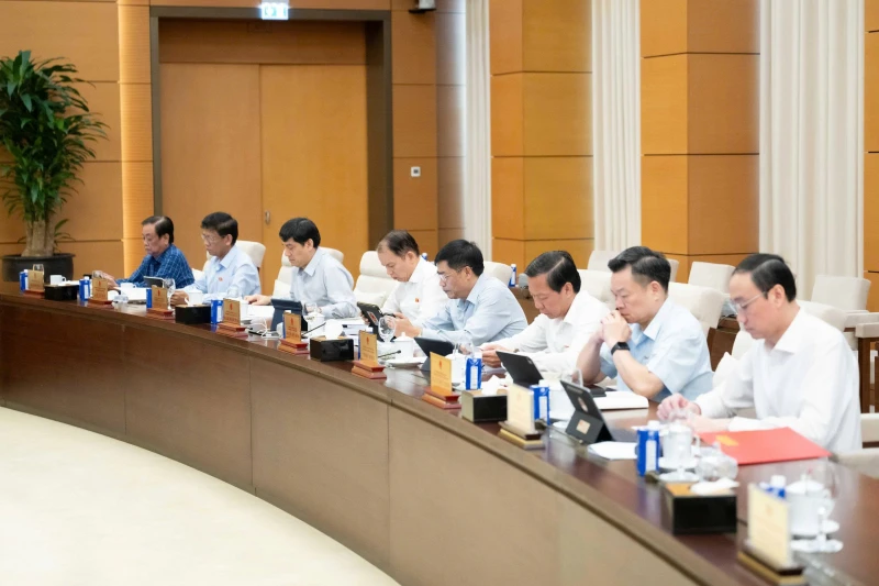 Đánh giá kỹ, bảo đảm tính khả thi, ổn định và lâu dài của chính sách Đánh giá kỹ, bảo đảm tính khả thi, ổn định và lâu dài của chính sách