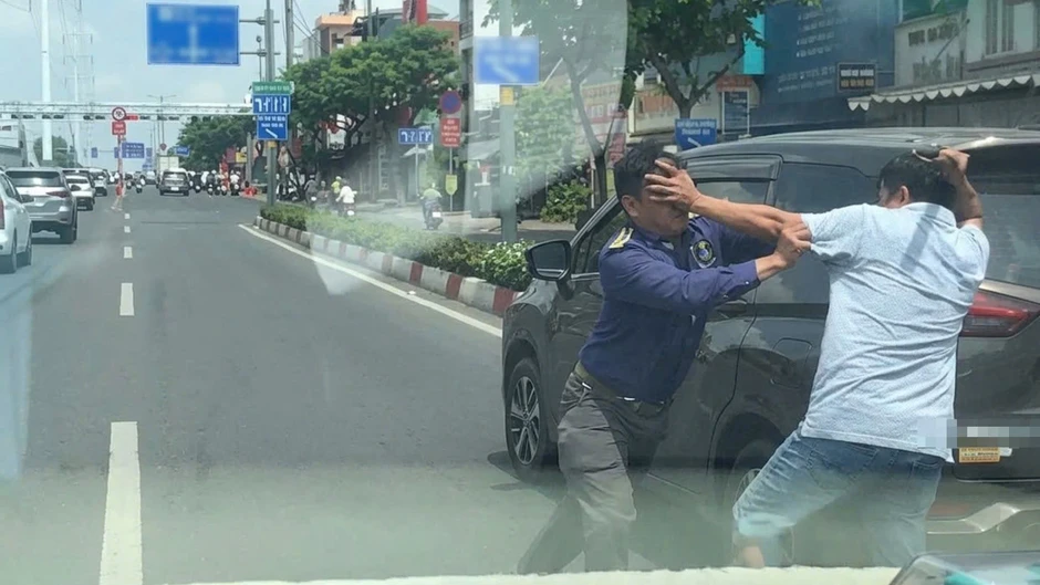 Đánh nhau sau va chạm giao thông: Công an TP.HCM cảnh báo dễ vướng án hình sự Đánh nhau sau va chạm giao thông: Công an TP.HCM cảnh báo dễ vướng án hình sự