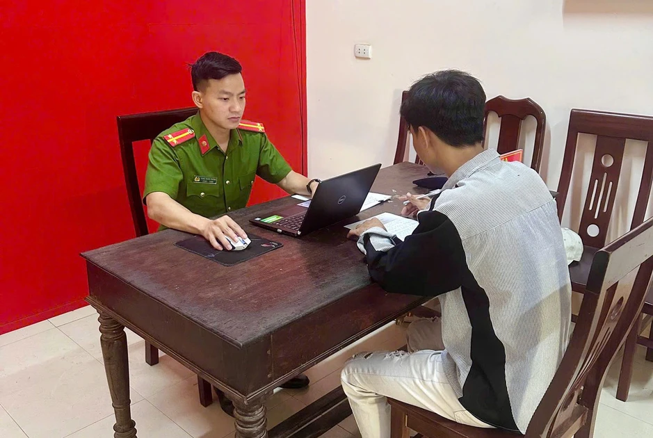 Danh tính nam thanh niên túm tóc, đánh tới tấp cô gái tại quán bida Danh tính nam thanh niên túm tóc, đánh tới tấp cô gái tại quán bida