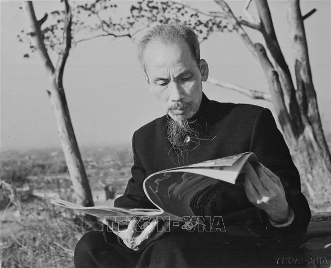 Đạo đức Hồ Chí Minh - biểu tượng văn hóa sáng ngời Đạo đức Hồ Chí Minh - biểu tượng văn hóa sáng ngời