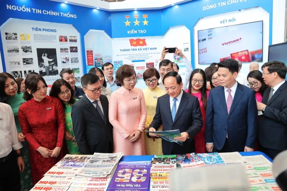 'Đất nước không thể vươn mình nếu thiếu báo chí tiên phong' 'Đất nước không thể vươn mình nếu thiếu báo chí tiên phong'
