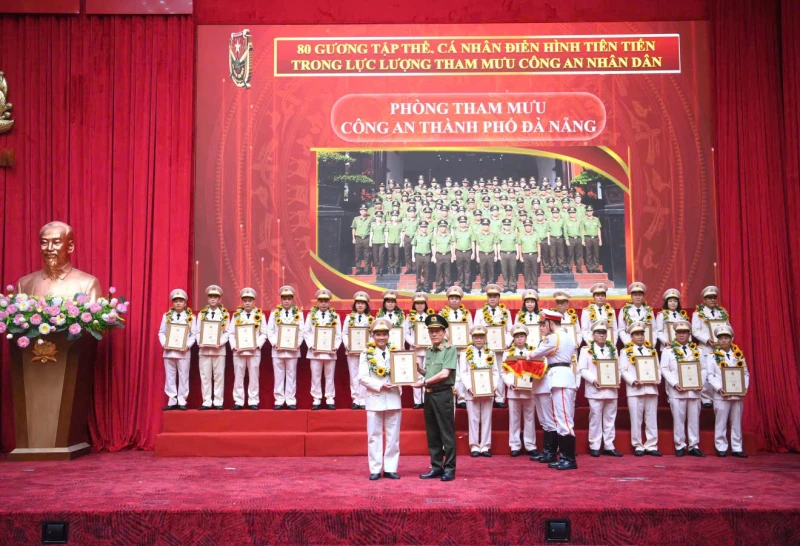 Dấu ấn công tác tham mưu của Công an Đà Nẵng trong xây dựng “Thành phố 4 an” Dấu ấn công tác tham mưu của Công an Đà Nẵng trong xây dựng “Thành phố 4 an”