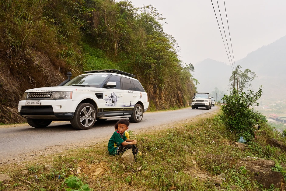 Đây là lý do ông Đặng Lê Nguyên Vũ chọn Rolls-Royce, Ferrari và Land Rover xuyên Việt lần này dù sở hữu rất nhiều xe từ thương hiệu đẳng cấp khác Đây là lý do ông Đặng Lê Nguyên Vũ chọn Rolls-Royce, Ferrari và Land Rover xuyên Việt lần này dù sở hữu rất nhiều xe từ thương hiệu đẳng cấp khác