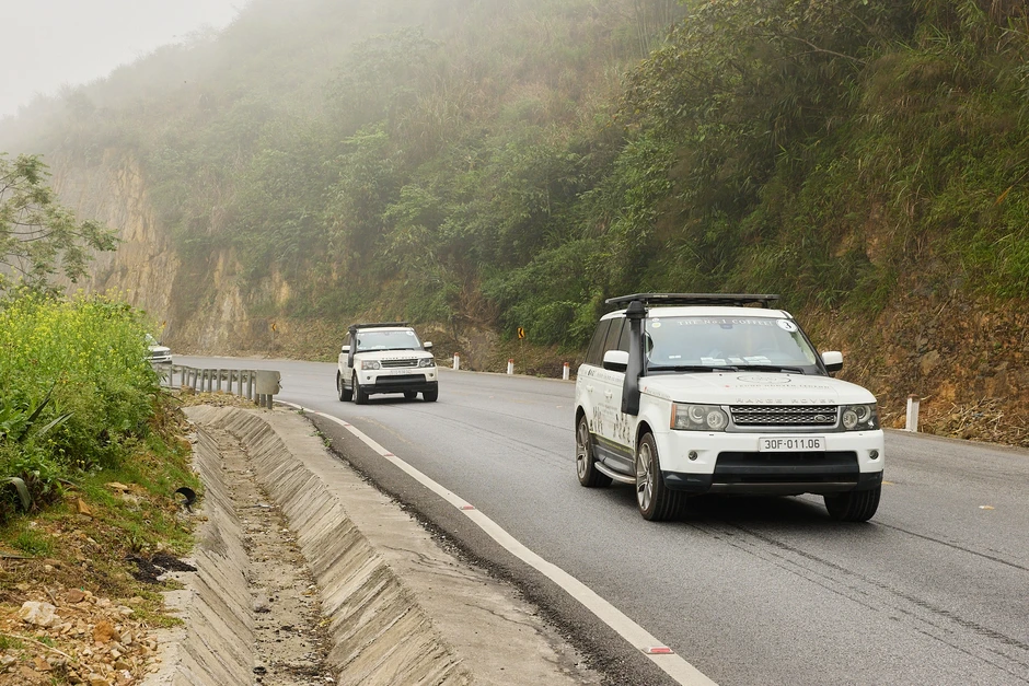 Đây là lý do ông Đặng Lê Nguyên Vũ chọn Rolls-Royce, Ferrari và Land Rover xuyên Việt lần này dù sở hữu rất nhiều xe từ thương hiệu đẳng cấp khác Đây là lý do ông Đặng Lê Nguyên Vũ chọn Rolls-Royce, Ferrari và Land Rover xuyên Việt lần này dù sở hữu rất nhiều xe từ thương hiệu đẳng cấp khác