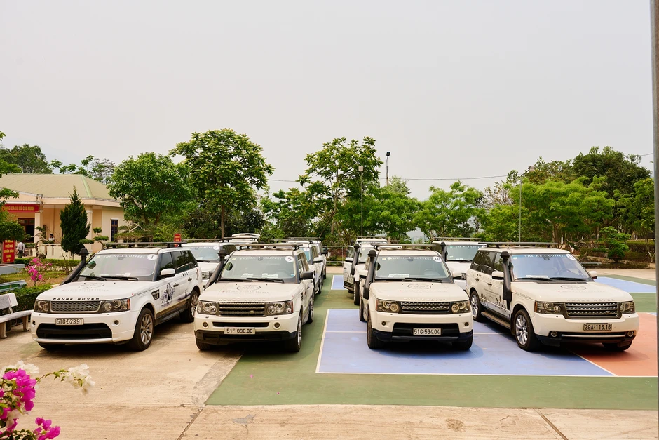 Đây là lý do ông Đặng Lê Nguyên Vũ chọn Rolls-Royce, Ferrari và Land Rover xuyên Việt lần này dù sở hữu rất nhiều xe từ thương hiệu đẳng cấp khác Đây là lý do ông Đặng Lê Nguyên Vũ chọn Rolls-Royce, Ferrari và Land Rover xuyên Việt lần này dù sở hữu rất nhiều xe từ thương hiệu đẳng cấp khác