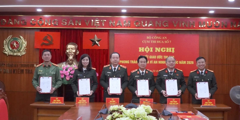 Đẩy mạnh các phong trào thi đua trong Cụm thi đua số 7 Đẩy mạnh các phong trào thi đua trong Cụm thi đua số 7