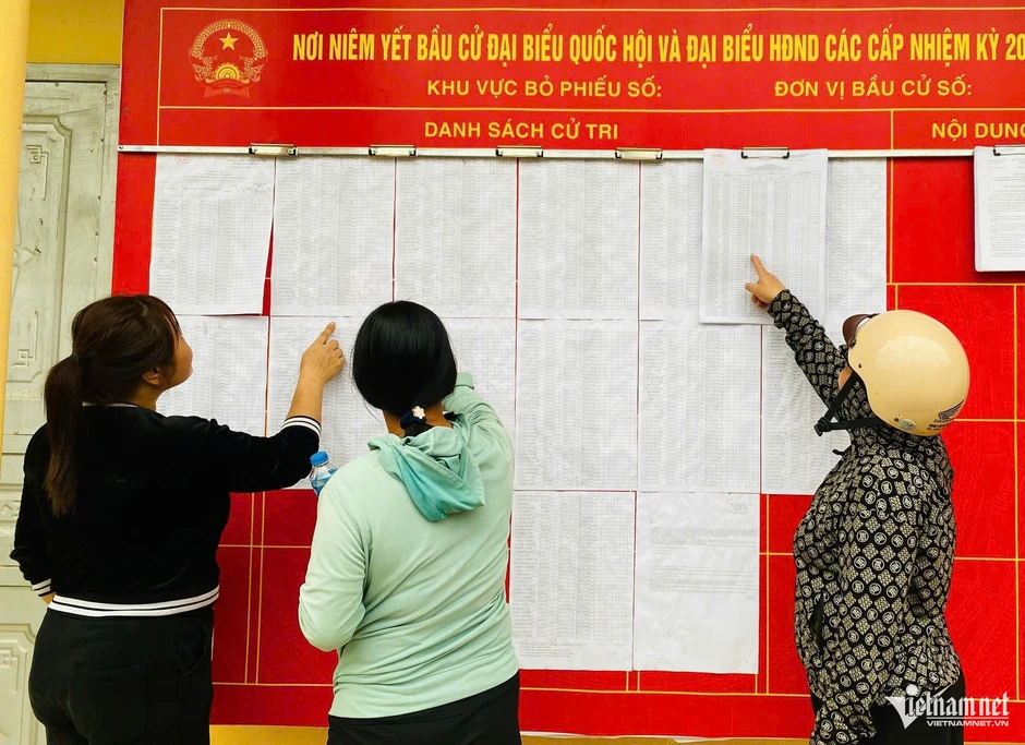 Đẩy mạnh tuyên truyền bầu cử đến từng thôn, bản Đẩy mạnh tuyên truyền bầu cử đến từng thôn, bản