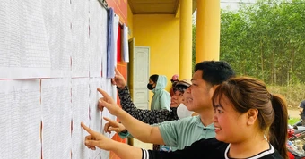 Đẩy mạnh tuyên truyền bầu cử đến từng thôn, bản