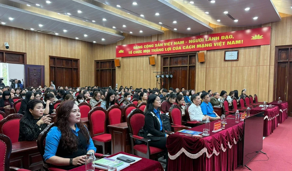 Đẩy mạnh tuyên truyền pháp luật bầu cử tại khu công nghiệp, doanh nghiệp Đẩy mạnh tuyên truyền pháp luật bầu cử tại khu công nghiệp, doanh nghiệp
