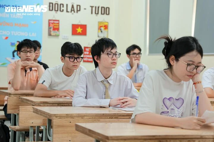 Đề văn tốt nghiệp THPT 2026: Công bằng cho thí sinh không biết Steve Jobs là ai?