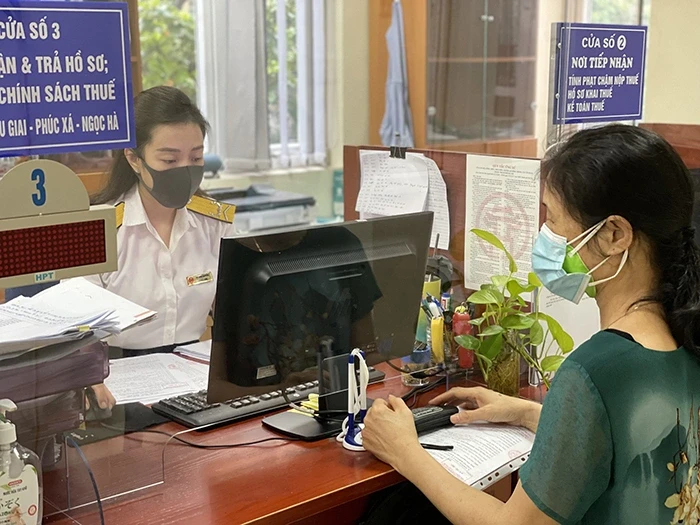 Đề xuất dừng áp dụng thu nhập đặc thù với ngành thuế, hải quan, kho bạc Đề xuất dừng áp dụng thu nhập đặc thù với ngành thuế, hải quan, kho bạc
