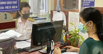 Đề xuất dừng áp dụng thu nhập đặc thù với ngành thuế, hải quan, kho bạc