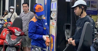 Đề xuất giảm thuế nhập khẩu ưu đãi về 0% với nhiều mặt hàng xăng dầu