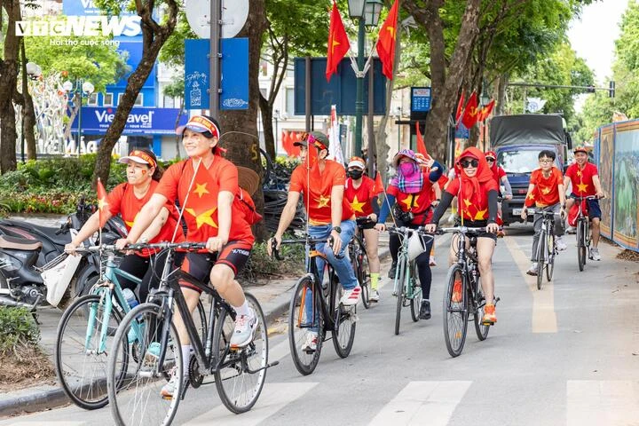 Đề xuất hoán đổi lịch làm việc để nghỉ 4 ngày liên tục dịp 24/11: Công đoàn nói gì? Đề xuất hoán đổi lịch làm việc để nghỉ 4 ngày liên tục dịp 24/11: Công đoàn nói gì?