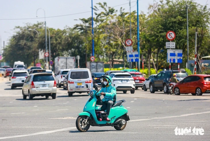 Đề xuất lộ trình và mức hỗ trợ chuyển đổi xe xăng sang xe điện, năng lượng xanh các khu vực TP.HCM Đề xuất lộ trình và mức hỗ trợ chuyển đổi xe xăng sang xe điện, năng lượng xanh các khu vực TP.HCM