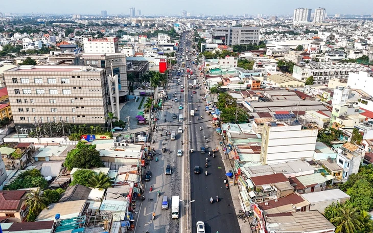 Đề xuất lùi tiến độ mở rộng quốc lộ 13 vì vướng tái định cư, chồng lấn dự án Đề xuất lùi tiến độ mở rộng quốc lộ 13 vì vướng tái định cư, chồng lấn dự án