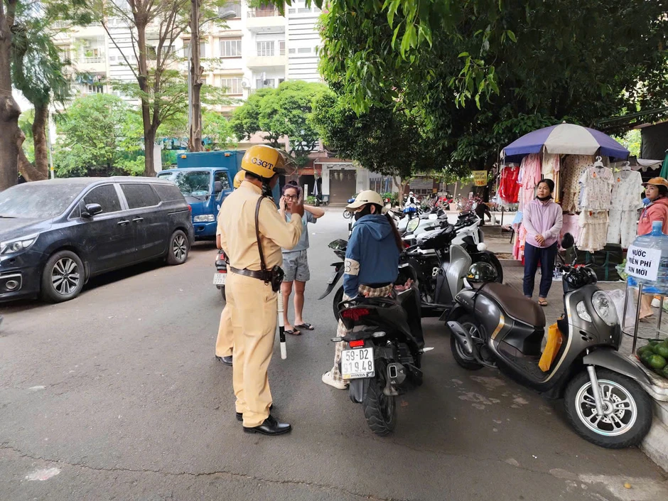 Đề xuất sửa đổi Nghị định 168: Cảnh sát có quyền phạt đến 7 , 5 triệu đồng Đề xuất sửa đổi Nghị định 168: Cảnh sát có quyền phạt đến 7 , 5 triệu đồng