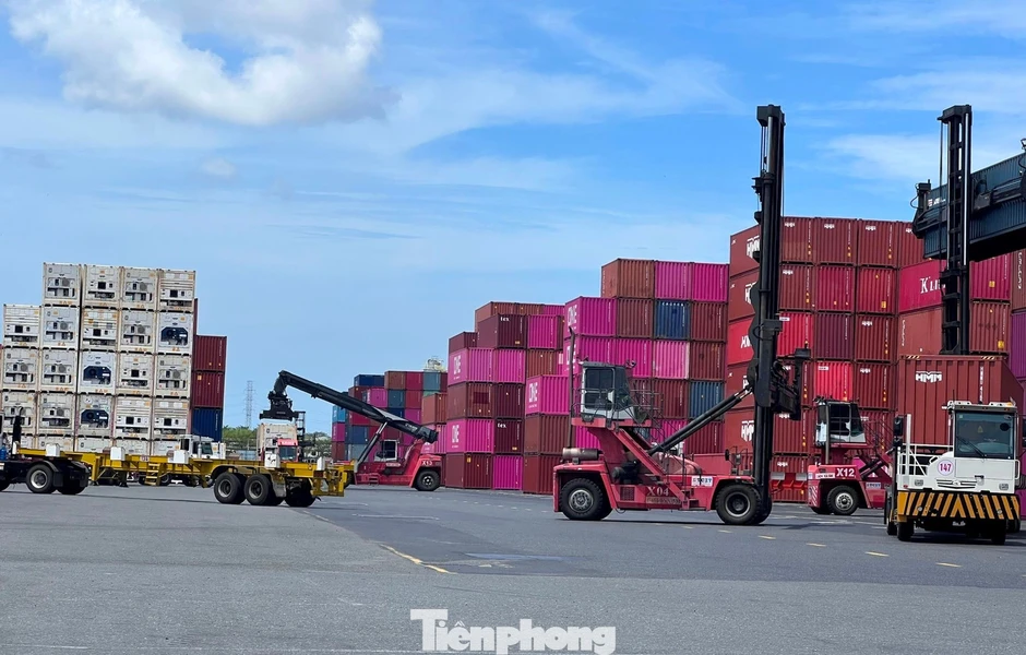 Đề xuất tái cấu trúc không gian logistics TPHCM theo mô hình ba lớp Đề xuất tái cấu trúc không gian logistics TPHCM theo mô hình ba lớp