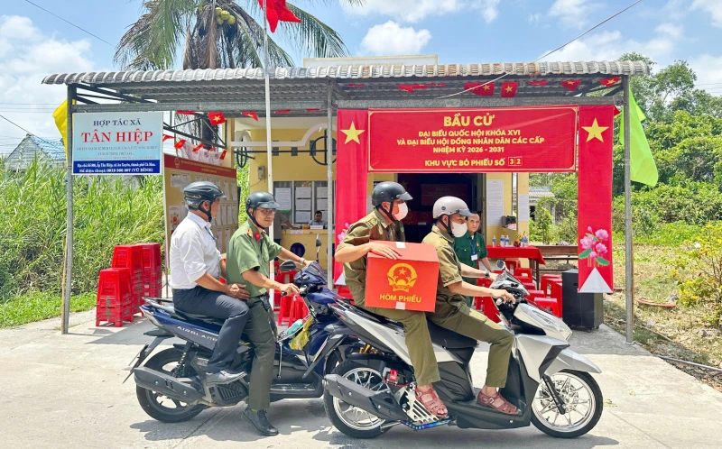 Đến 17h30, tỷ lệ cử tri cả nước tham gia bầu cử đã đạt 94,53% Đến 17h30, tỷ lệ cử tri cả nước tham gia bầu cử đã đạt 94,53%