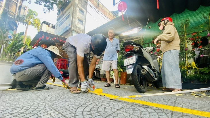 Dẹp lấn chiếm vỉa hè: Trung tâm Đà Nẵng chuyển động, vùng ven còn 'đứng bánh' Dẹp lấn chiếm vỉa hè: Trung tâm Đà Nẵng chuyển động, vùng ven còn 'đứng bánh'