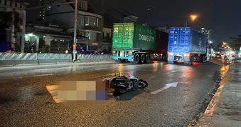 Đi đám tang về, 2 vợ chồng gặp nạn giữa đường ở TPHCM