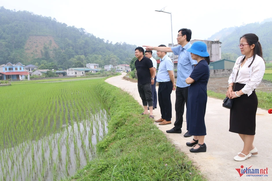 Đi qua những “điểm nghẽn” vùng cao: Thước đo cuối cùng là sinh kế người dân Đi qua những “điểm nghẽn” vùng cao: Thước đo cuối cùng là sinh kế người dân