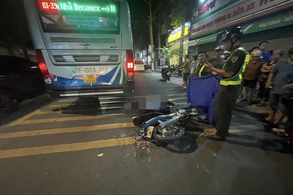 Đi thăm bà con, người đàn ông bị xe buýt cán tử vong ở TPHCM Đi thăm bà con, người đàn ông bị xe buýt cán tử vong ở TPHCM