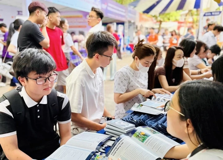 Điểm chuẩn Học viện Ngân hàng 2026 cao nhất 26,61 Điểm chuẩn Học viện Ngân hàng 2026 cao nhất 26,61