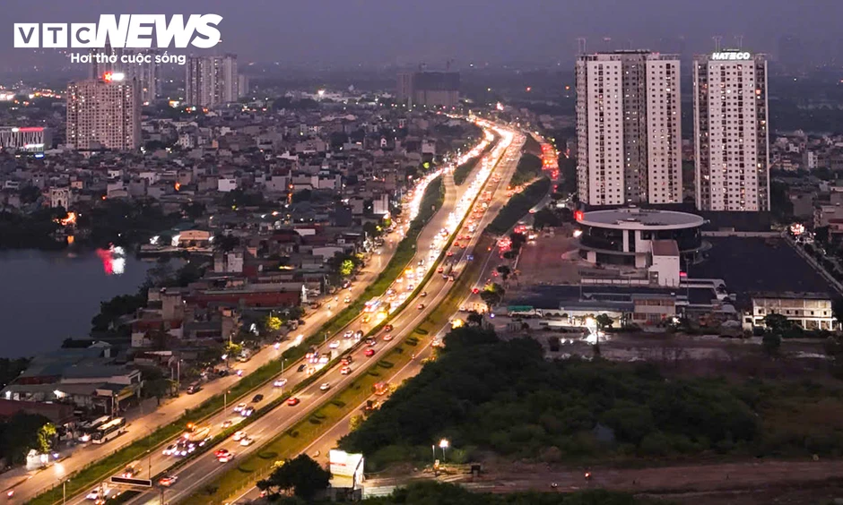 Diện mạo bến xe hình tròn độc đáo bên Vành đai 3 Hà Nội Diện mạo bến xe hình tròn độc đáo bên Vành đai 3 Hà Nội