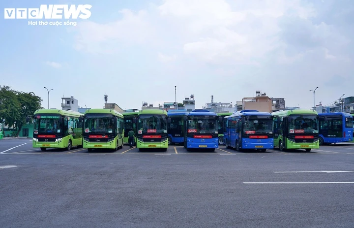 Diện mạo của bến xe buýt cửa ngõ TP.HCM sau khi chỉnh trang