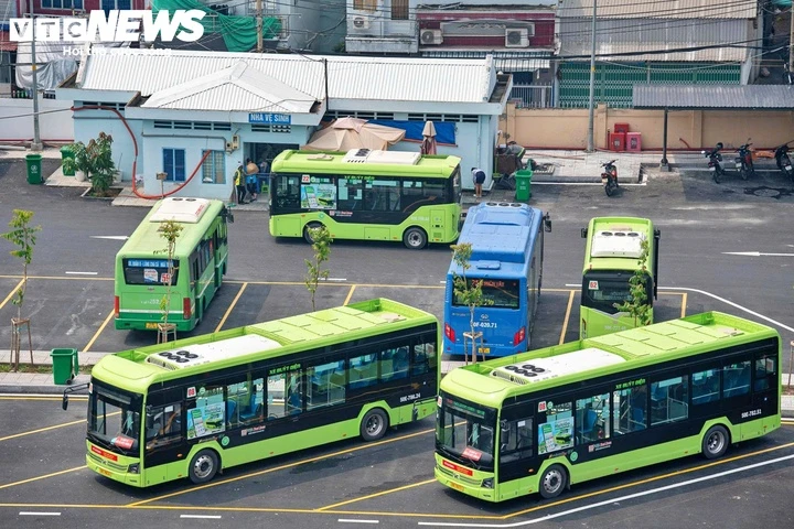 Diện mạo của bến xe buýt cửa ngõ TP.HCM sau khi chỉnh trang