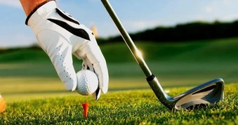 Điều chuyển công tác cán bộ chơi golf trong giờ hành chính ở Phú Thọ