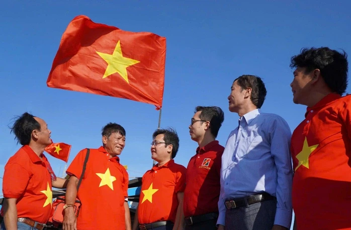 Điều còn lại sau những lá cờ Điều còn lại sau những lá cờ