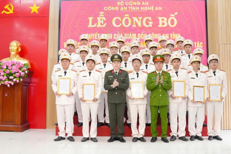 Điều động 103 cán bộ tăng cường cho Công an các xã biên giới, rẻo cao Nghệ An Điều động 103 cán bộ tăng cường cho Công an các xã biên giới, rẻo cao Nghệ An
