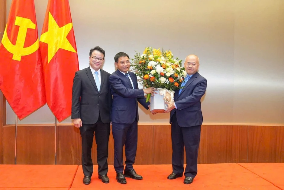 Điều động, chỉ định Thứ trưởng Bộ Tài chính Đỗ Thành Trung giữ chức Phó Bí thư Thành ủy Hải Phòng Điều động, chỉ định Thứ trưởng Bộ Tài chính Đỗ Thành Trung giữ chức Phó Bí thư Thành ủy Hải Phòng