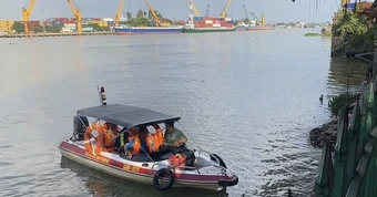 Điều tra vụ nam thanh niên tử vong dưới sông Đồng Nai , tìm kiếm nạn nhân mất tích