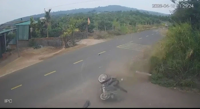 Đình chỉ công tác một thiếu tá Cảnh sát giao thông Đắk Lắk Đình chỉ công tác một thiếu tá Cảnh sát giao thông Đắk Lắk