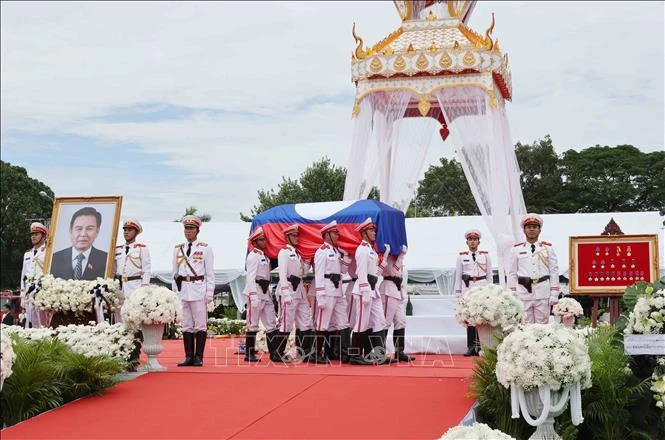 Đoàn cấp cao Đảng Cộng sản Việt Nam dự Lễ truy điệu Chủ tịch Quốc hội Lào Xaysomphone Phomvihane