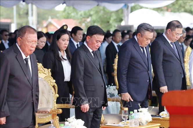 Đoàn cấp cao Đảng Cộng sản Việt Nam dự Lễ truy điệu Chủ tịch Quốc hội Lào Xaysomphone Phomvihane
