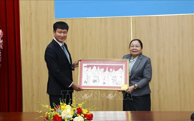 Đoàn đại biểu Ban Tổ chức Trung ương Đảng NDCM Lào thăm và làm việc tại Ninh Bình Đoàn đại biểu Ban Tổ chức Trung ương Đảng NDCM Lào thăm và làm việc tại Ninh Bình