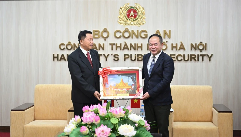 Đoàn đại biểu cấp cao Bộ Công an Lào thăm và làm việc với Công an TP Hà Nội Đoàn đại biểu cấp cao Bộ Công an Lào thăm và làm việc với Công an TP Hà Nội