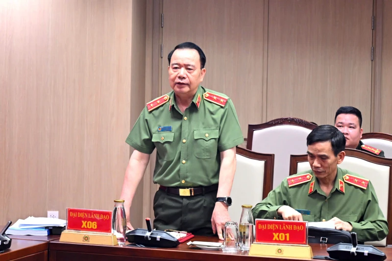 Đoàn kiểm tra, giám sát số 04 của Bộ Chính trị làm việc với Đảng bộ Công an Trung ương Đoàn kiểm tra, giám sát số 04 của Bộ Chính trị làm việc với Đảng bộ Công an Trung ương