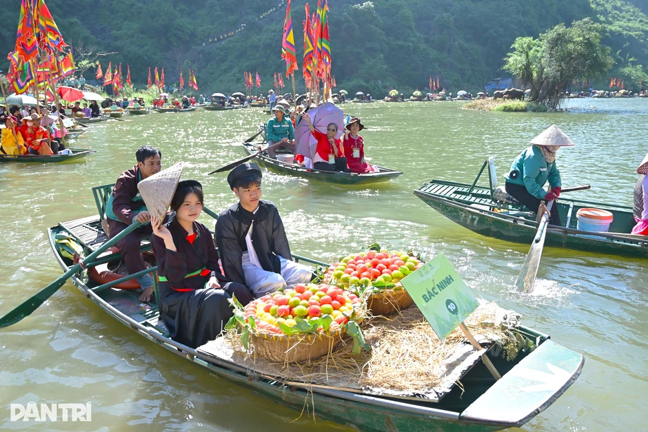 Độc đáo lễ rước sản vật 34 tỉnh, thành Việt Nam tri ân Thần Nông Độc đáo lễ rước sản vật 34 tỉnh, thành Việt Nam tri ân Thần Nông