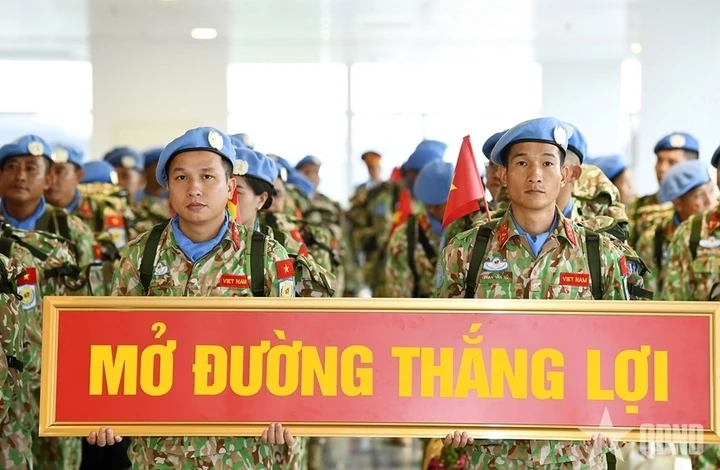 Đội Công binh số 5 lên đường làm nhiệm vụ gìn giữ hòa bình Liên hợp quốc Đội Công binh số 5 lên đường làm nhiệm vụ gìn giữ hòa bình Liên hợp quốc