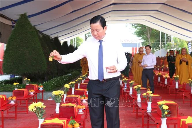 Đón 158 hài cốt liệt sĩ quân tình nguyện, chuyên gia Việt Nam hy sinh tại Campuchia về nước Đón 158 hài cốt liệt sĩ quân tình nguyện, chuyên gia Việt Nam hy sinh tại Campuchia về nước